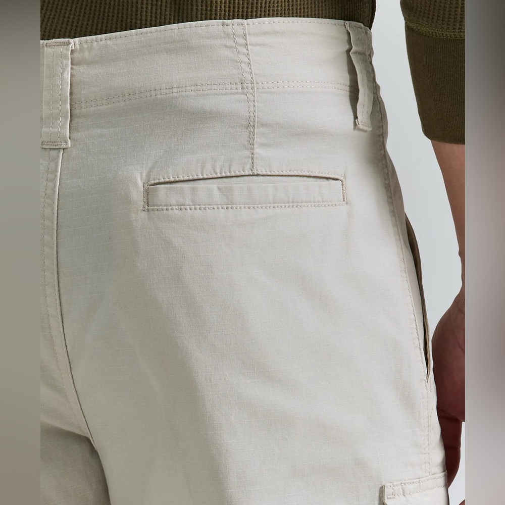 Men’s Wrangler Authentics Stretch Cargo Short Size 42 - Picture 2 of 9